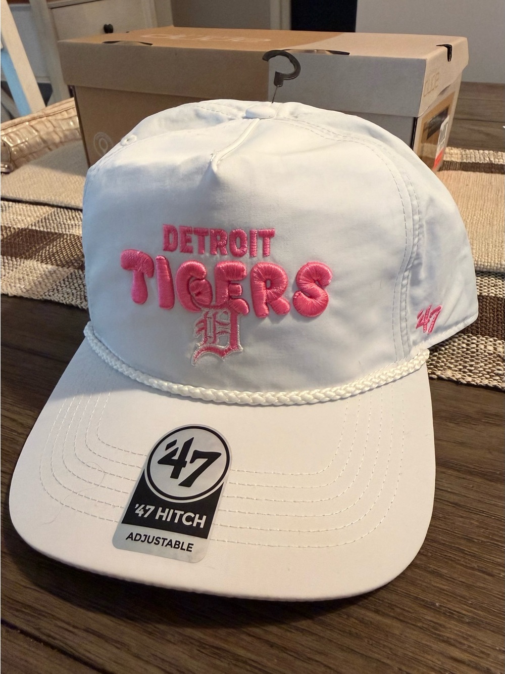 NEW 47 Brand Bright Side White Baseball Cap with Pink Detroit Tigers Embroidery